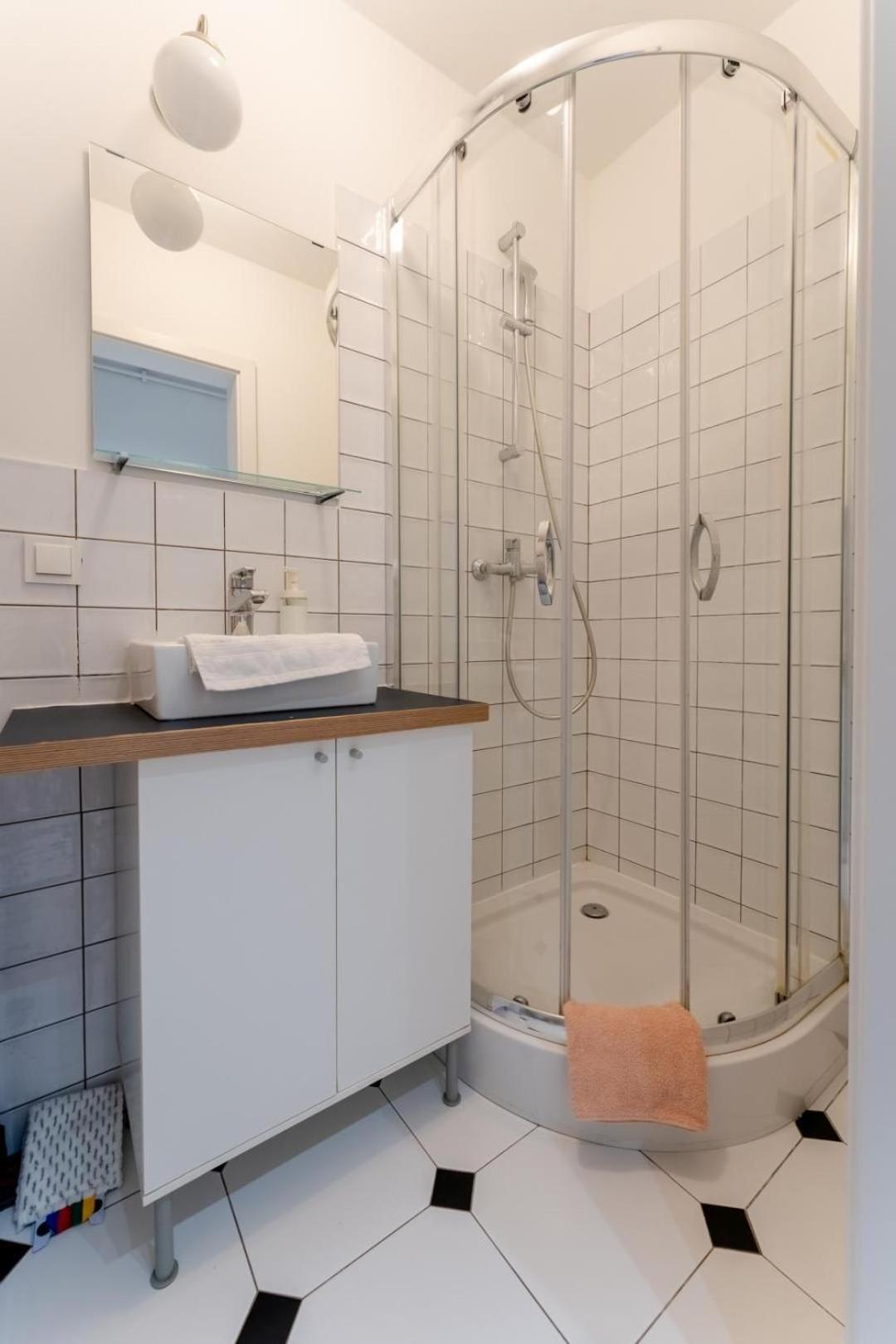 Przytulne I Budzetowe Na Sienkiewicza Komfort W Zielonym Sercu Wroclawia Apartment