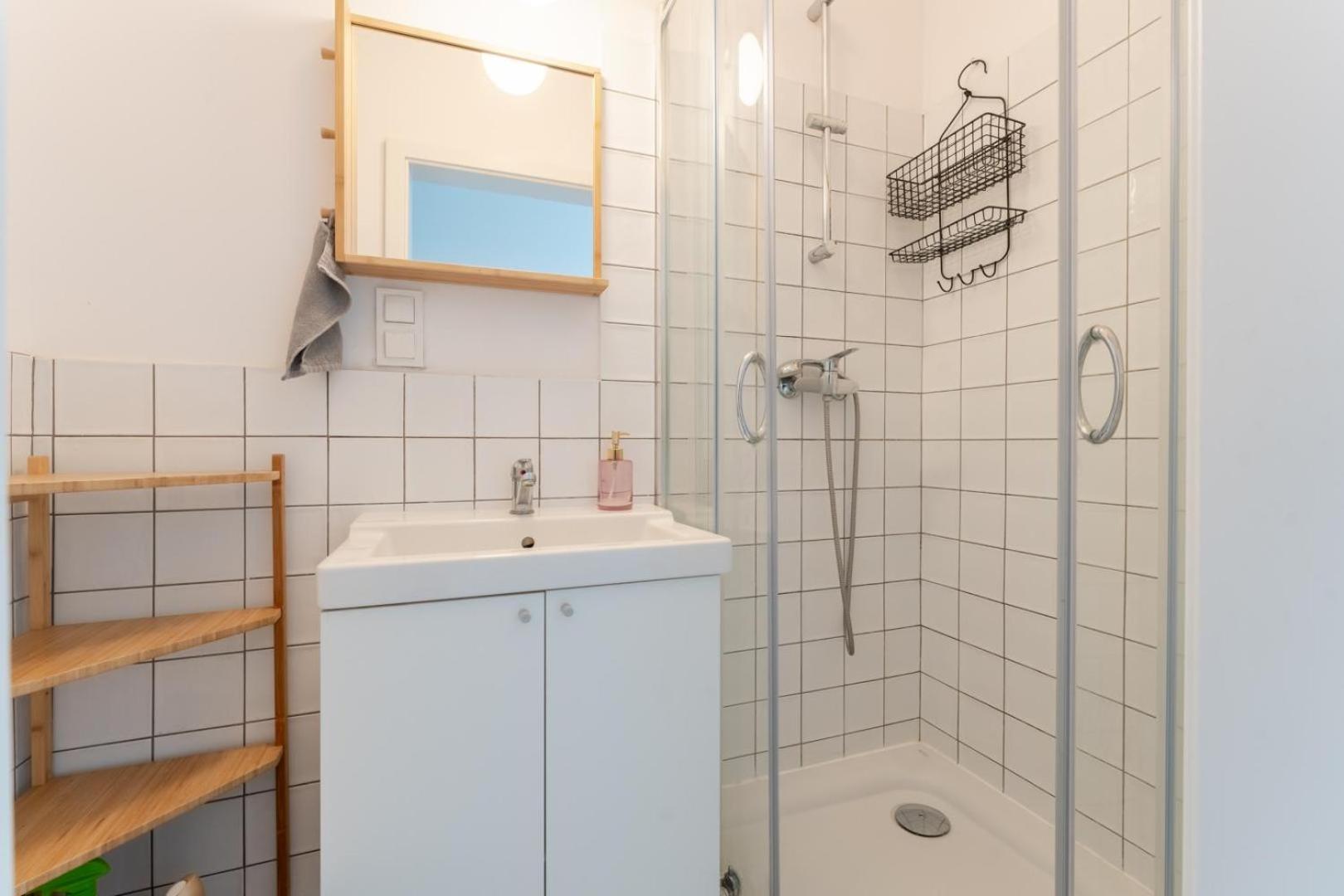 Przytulne I Budzetowe Na Sienkiewicza Komfort W Zielonym Sercu Wroclawia Apartment